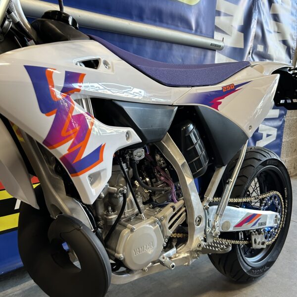 Yamaha YZ250lc 50th white